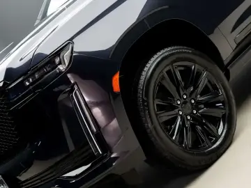 2024 Cadillac Escalade с пробегом 8 700 км