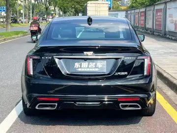 2025 Cadillac CT5 с пробегом 4 000 км