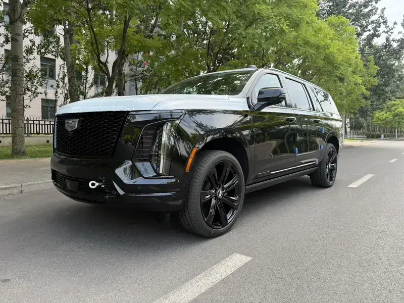 2026 Cadillac Escalade с пробегом 100 км
