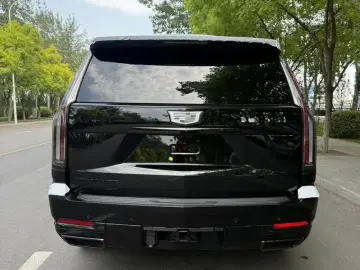 2026 Cadillac Escalade с пробегом 100 км