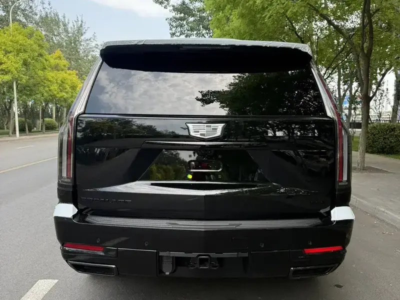 2026 Cadillac Escalade с пробегом 100 км
