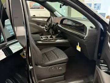 2026 Cadillac Escalade с пробегом 100 км