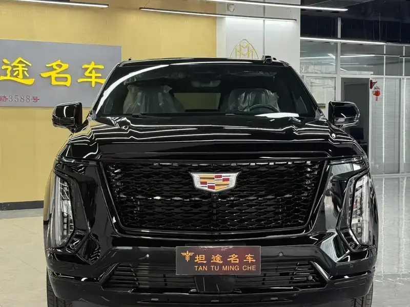 2026 Cadillac Escalade с пробегом 100 км