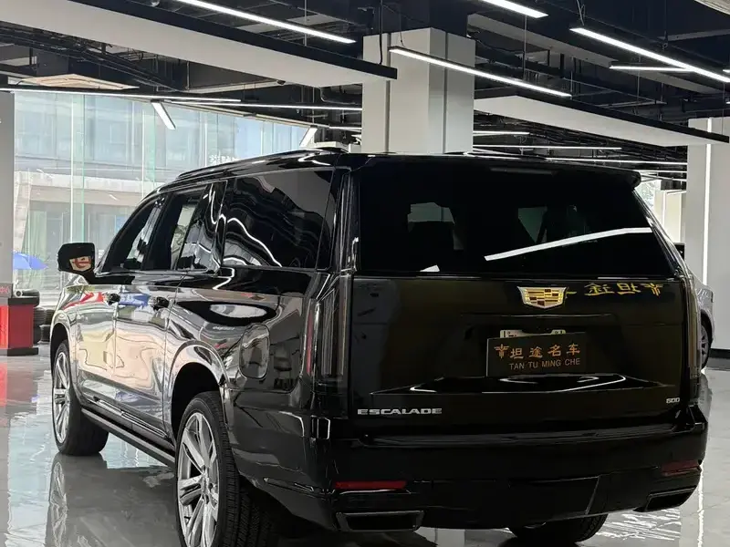 2026 Cadillac Escalade с пробегом 100 км