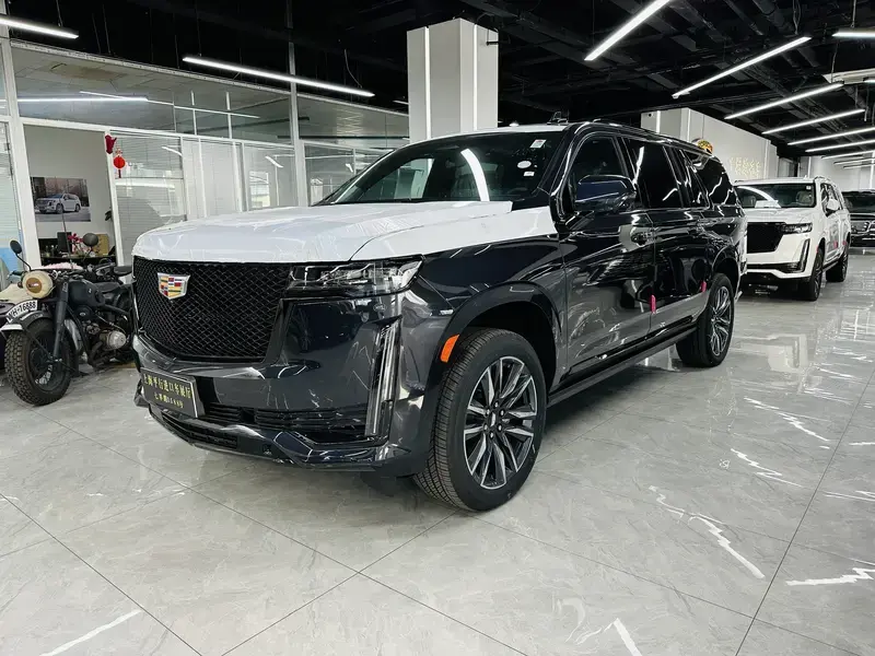 2024 Cadillac Escalade с пробегом 100 км
