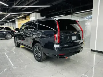 2024 Cadillac Escalade с пробегом 100 км