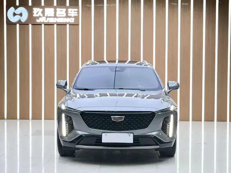 2023 Cadillac GT4 с пробегом 44 000 км