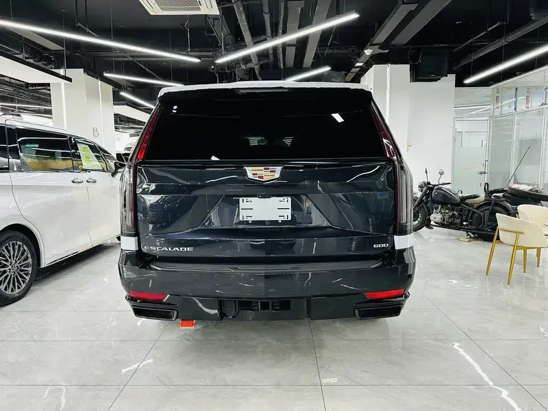 2024 Cadillac Escalade с пробегом 100 км