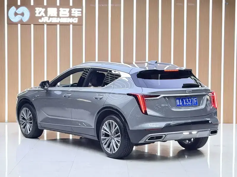 2023 Cadillac GT4 с пробегом 44 000 км