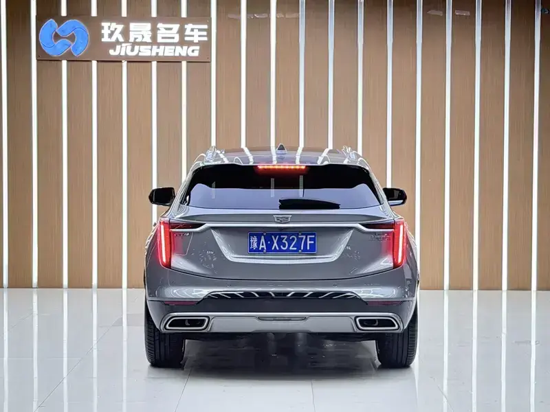 2023 Cadillac GT4 с пробегом 44 000 км