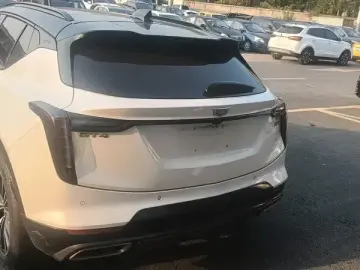 2023 Cadillac GT4 с пробегом 23 000 км