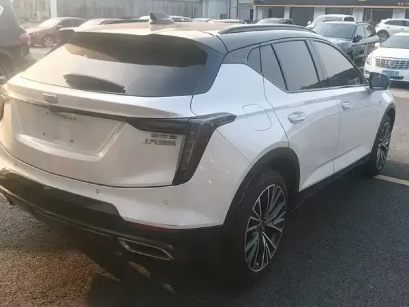 2023 Cadillac GT4 с пробегом 23 000 км