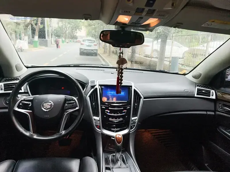 2015 Cadillac SRX с пробегом 130 000 км