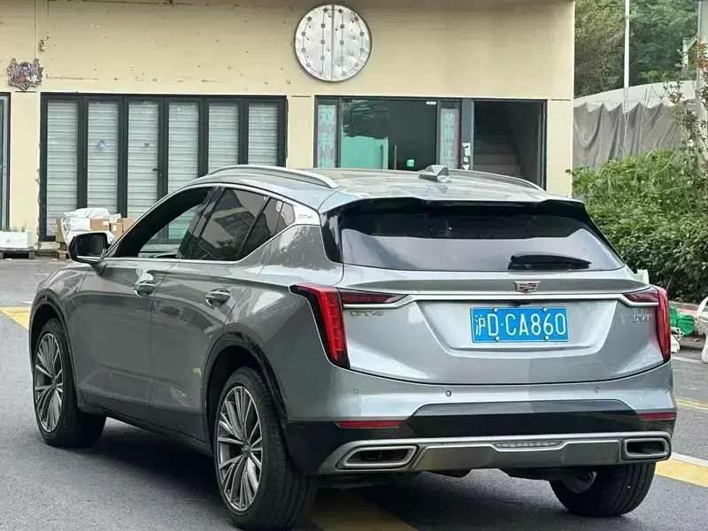 2023 Cadillac GT4 с пробегом 6 000 км