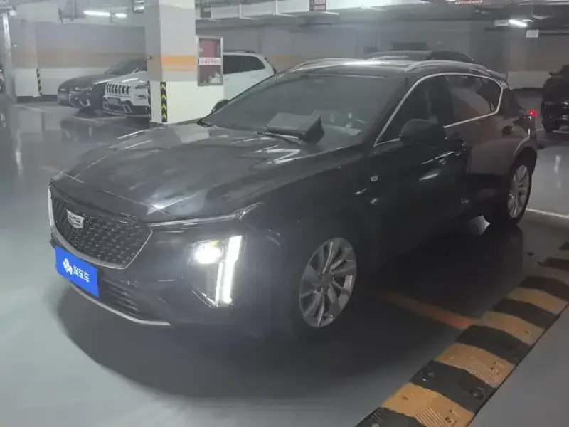 2023 Cadillac GT4 с пробегом 9 000 км