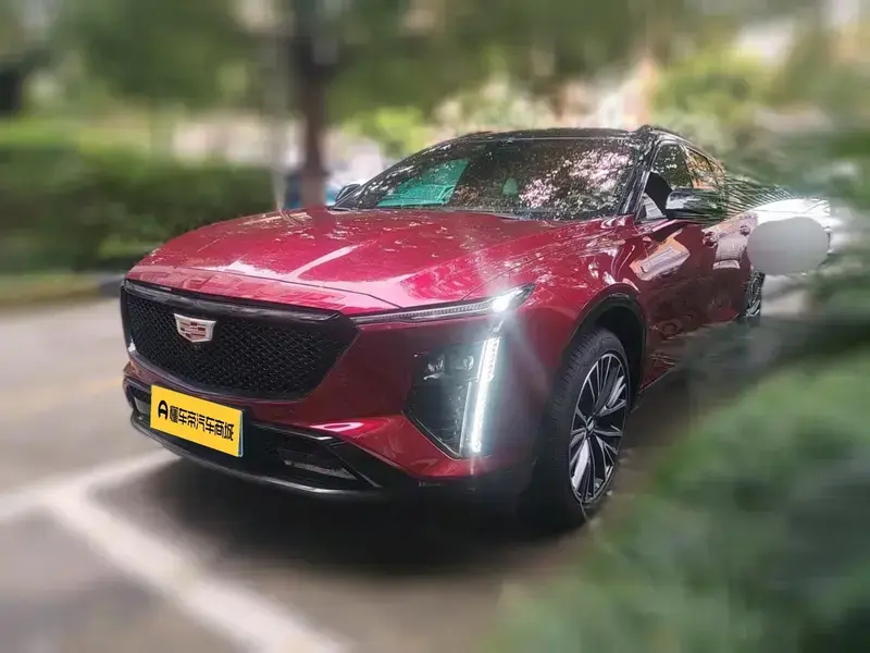 2023 Cadillac GT4 с пробегом 14 000 км