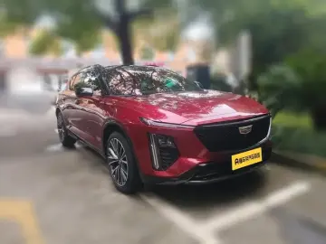 2023 Cadillac GT4 с пробегом 14 000 км