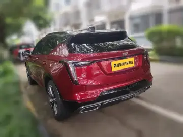 2023 Cadillac GT4 с пробегом 14 000 км