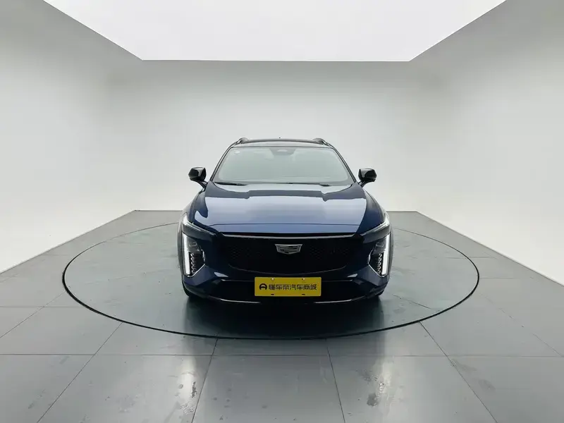 2023 Cadillac GT4 с пробегом 200 км