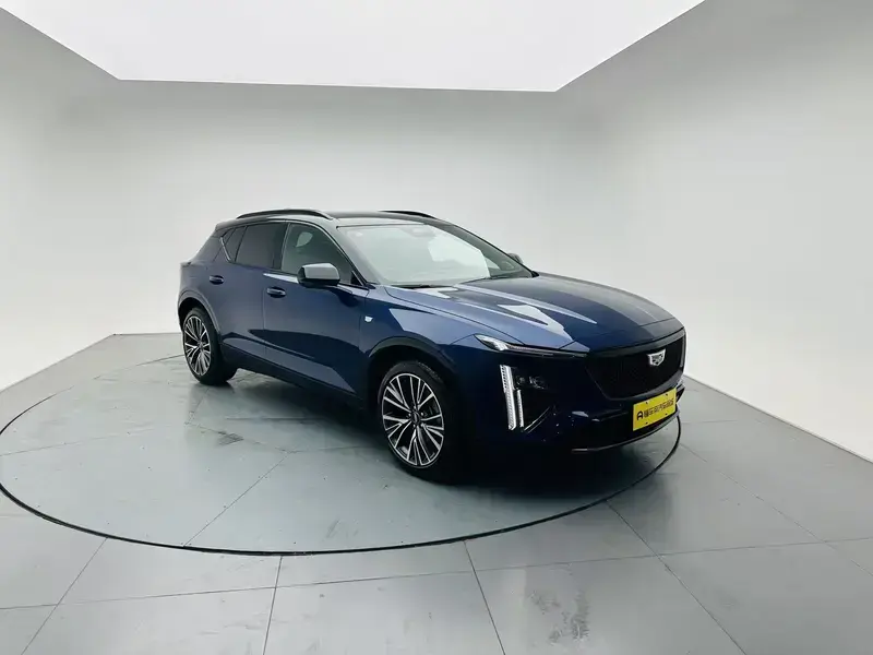 2023 Cadillac GT4 с пробегом 200 км