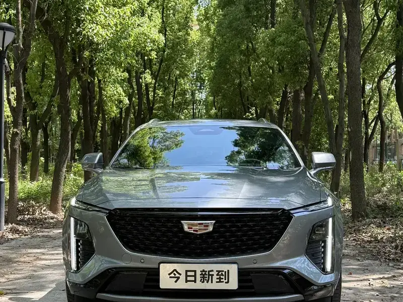 2023 Cadillac GT4 с пробегом 5 300 км