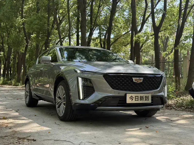 2023 Cadillac GT4 с пробегом 5 300 км
