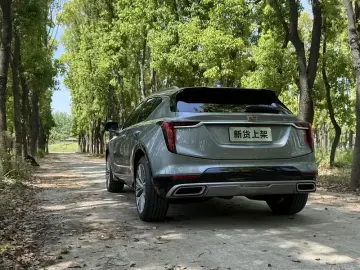 2023 Cadillac GT4 с пробегом 5 300 км