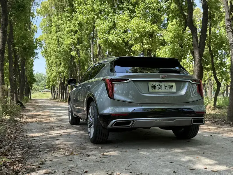 2023 Cadillac GT4 с пробегом 5 300 км