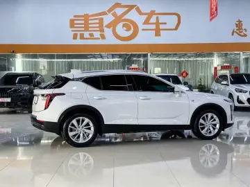 2023 Cadillac GT4 с пробегом 5 000 км