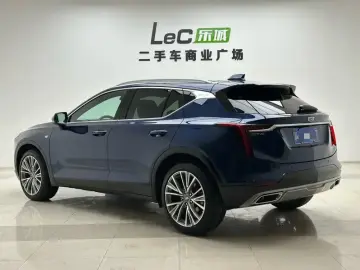2023 Cadillac GT4 с пробегом 8 000 км