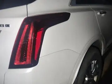 2021 Cadillac XT5 с пробегом 84 000 км