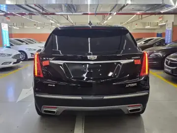 2020 Cadillac XT5 с пробегом 82 000 км