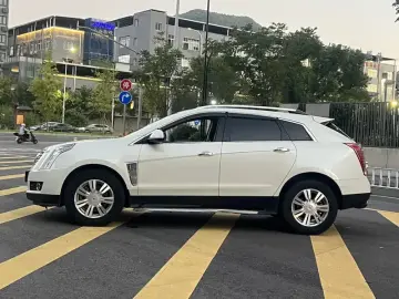 2015 Cadillac SRX с пробегом 120 000 км