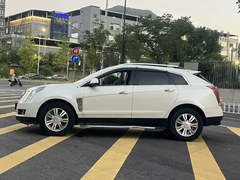 2015 Cadillac SRX с пробегом 120 000 км