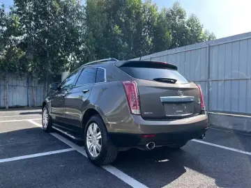 2014 Cadillac SRX с пробегом 130 000 км