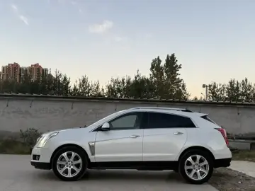 2014 Cadillac SRX с пробегом 65 000 км