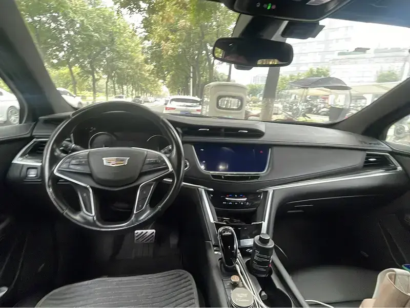 2021 Cadillac XT5 с пробегом 103 700 км