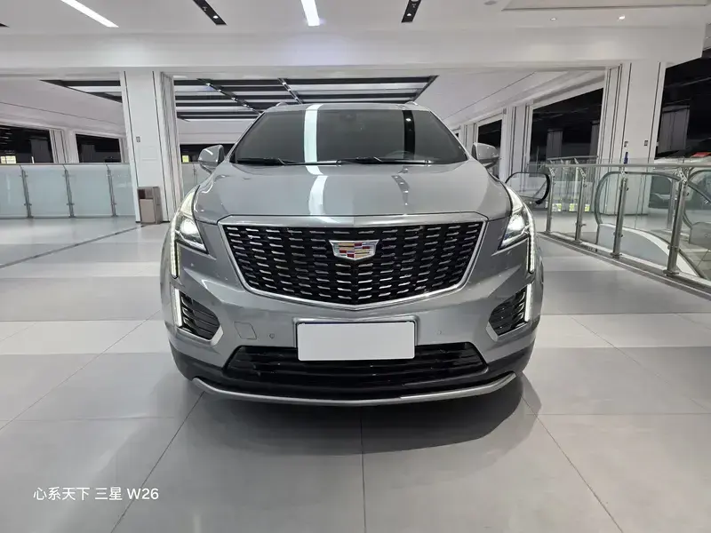 2023 Cadillac XT5 с пробегом 19 000 км