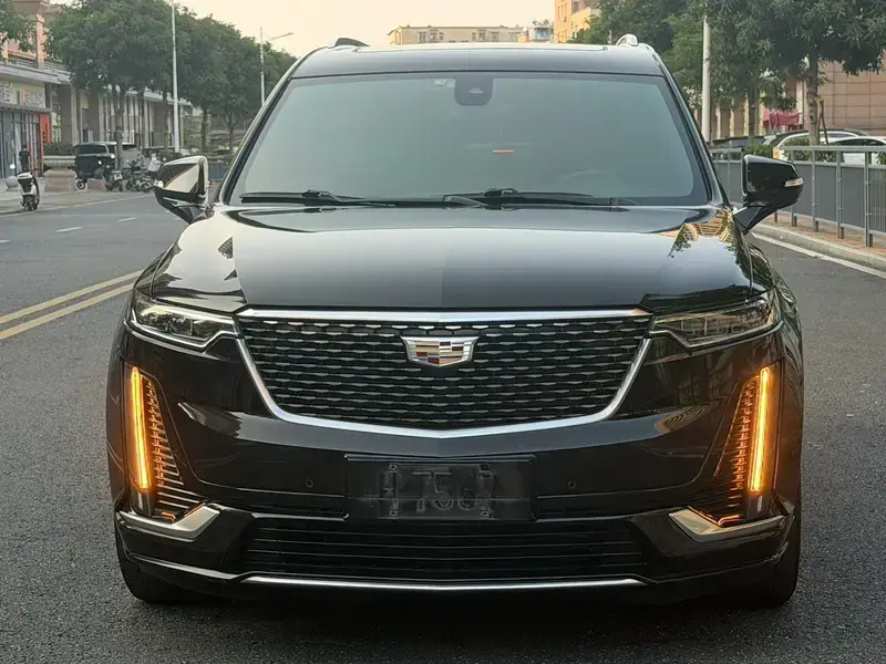 2020 Cadillac XT6 с пробегом 98 000 км