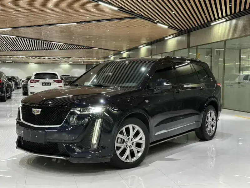 2020 Cadillac XT6 с пробегом 100 000 км