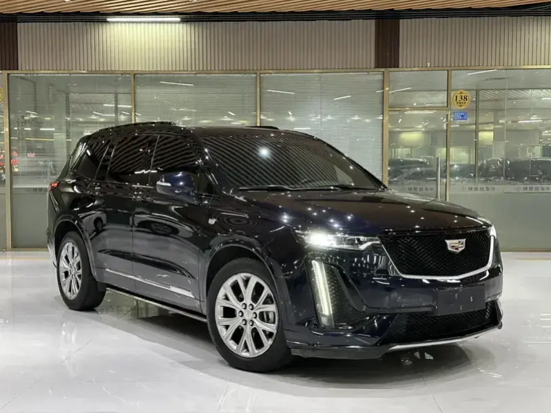 2020 Cadillac XT6 с пробегом 100 000 км