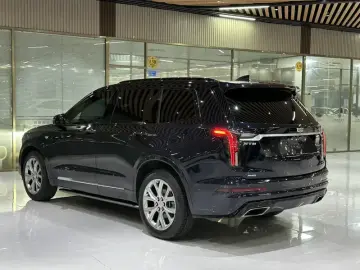 2020 Cadillac XT6 с пробегом 100 000 км