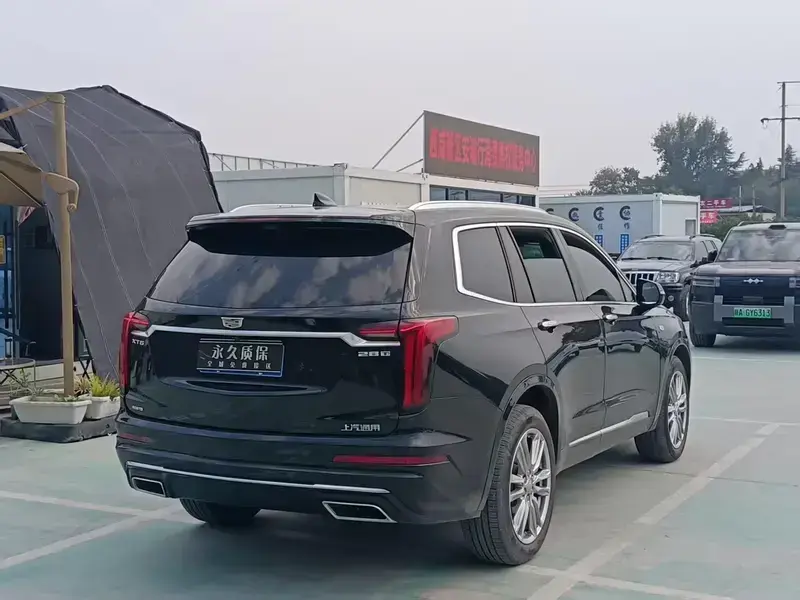 2022 Cadillac XT6 с пробегом 41 000 км