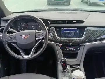 2022 Cadillac XT6 с пробегом 41 000 км