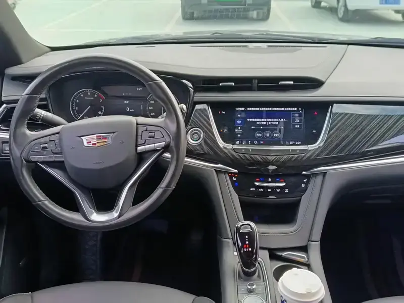 2022 Cadillac XT6 с пробегом 41 000 км