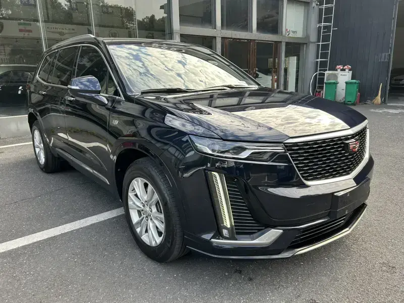 2022 Cadillac XT6 с пробегом 68 000 км