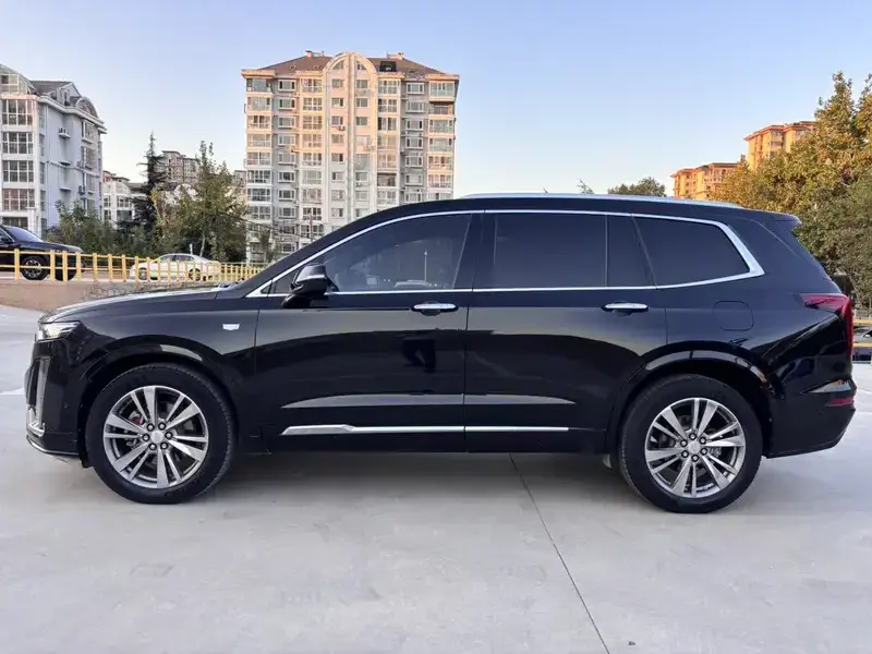 2020 Cadillac XT6 с пробегом 80 100 км