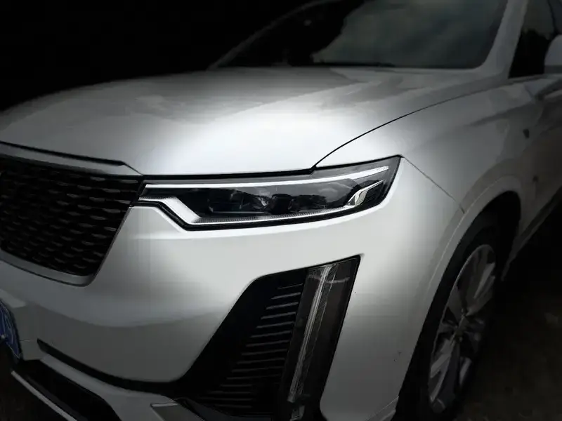 2020 Cadillac XT6 с пробегом 100 000 км