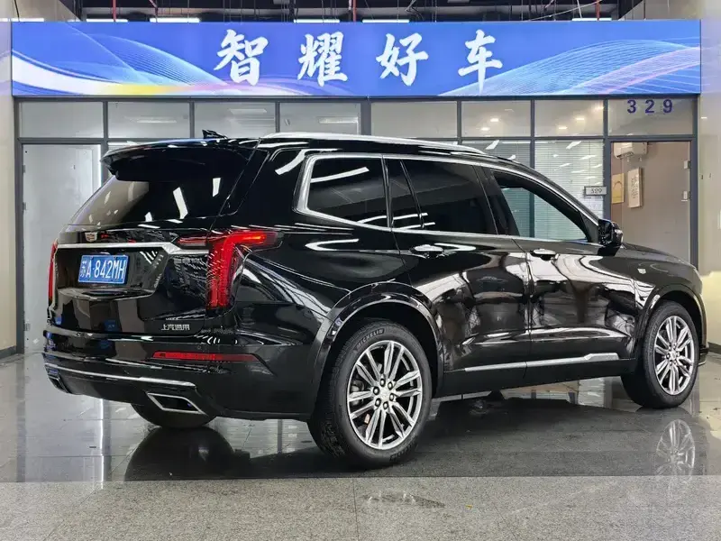 2022 Cadillac XT6 с пробегом 90 000 км