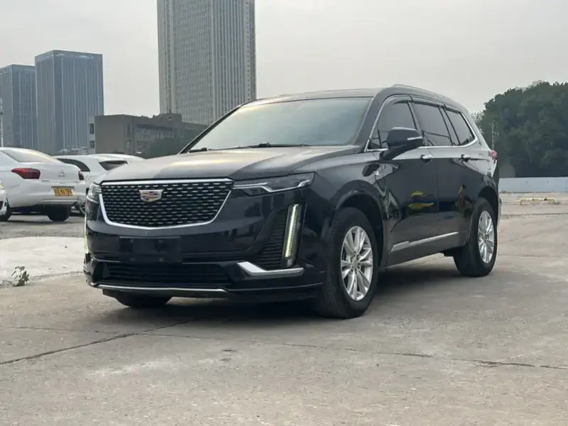 2022 Cadillac XT6 с пробегом 75 200 км